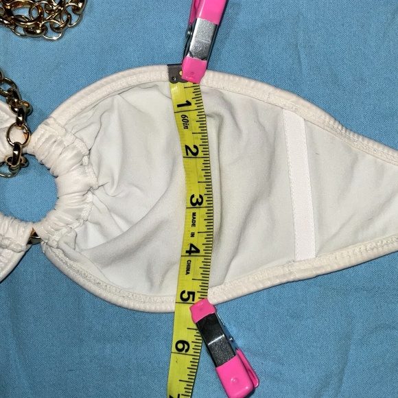 WHITE LUSTER RUCHED BIKINI WITH REAR BOW AND GOLD CHAIN DETAILS BY SYRUP - Picture 15 of 15